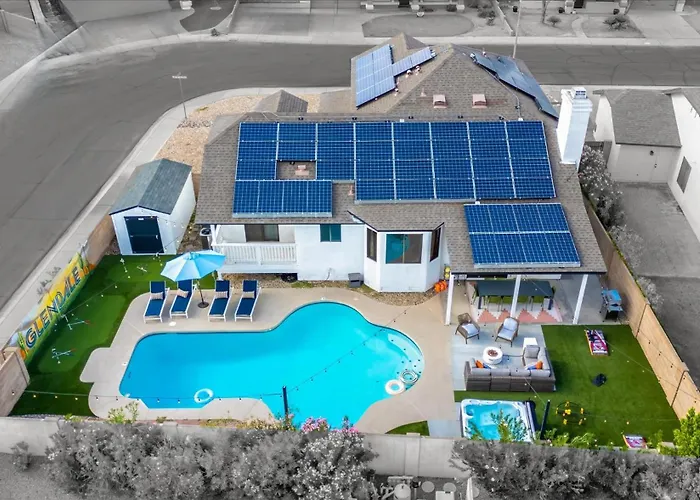 Nights - Pool Hot Tub Put Put Foosball Holiday home